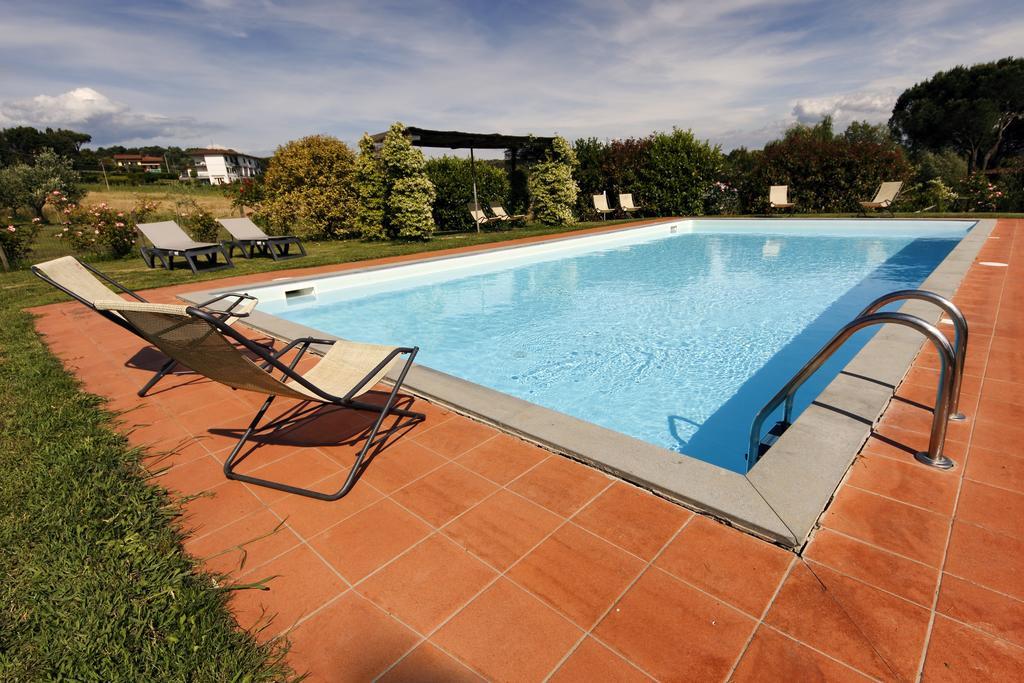 Agriturismo Ai Linchi Lucca Exteriör bild